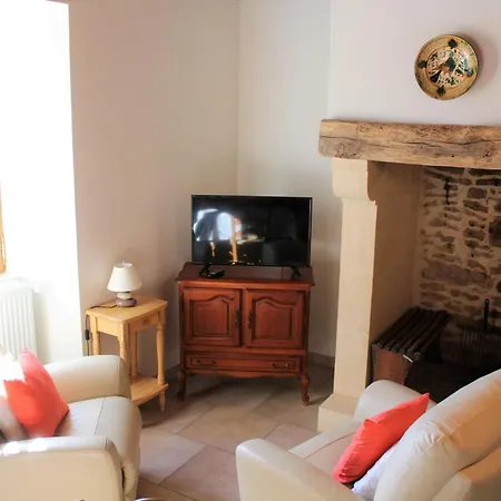 Apartment Maison Rustique Pres De Sarlat: 4 Chambres, Jardin, Wi-fi, Activites Nature, Ferme Et A Proximite - Fr-1-616-186