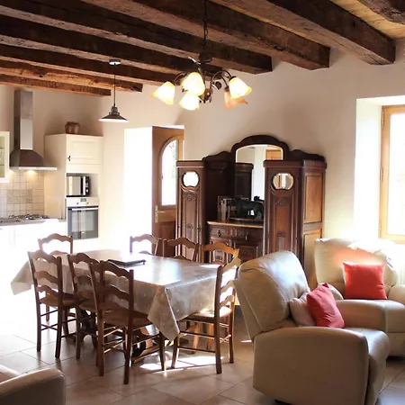 Apartment Maison Rustique Pres De Sarlat: 4 Chambres, Jardin, Wi-fi, Activites Nature, Ferme Et A Proximite - Fr-1-616-186 Tamnies